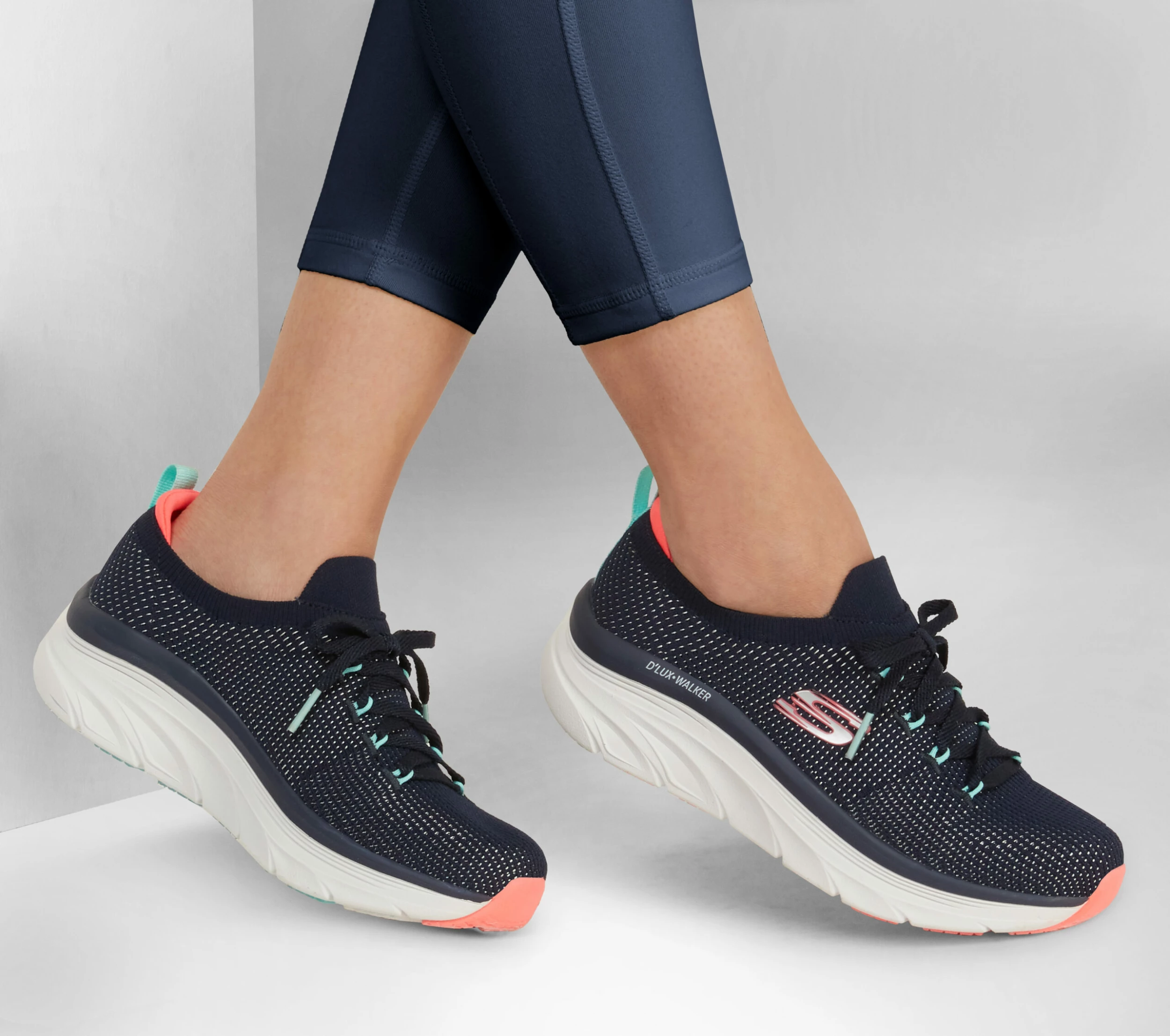 Skechers Relaxed Fit: D'Lux Walker - Refreshing Mood 2 Skechers Relaxed Fit: D'Lux Walker - Refreshing Mood - Image 2