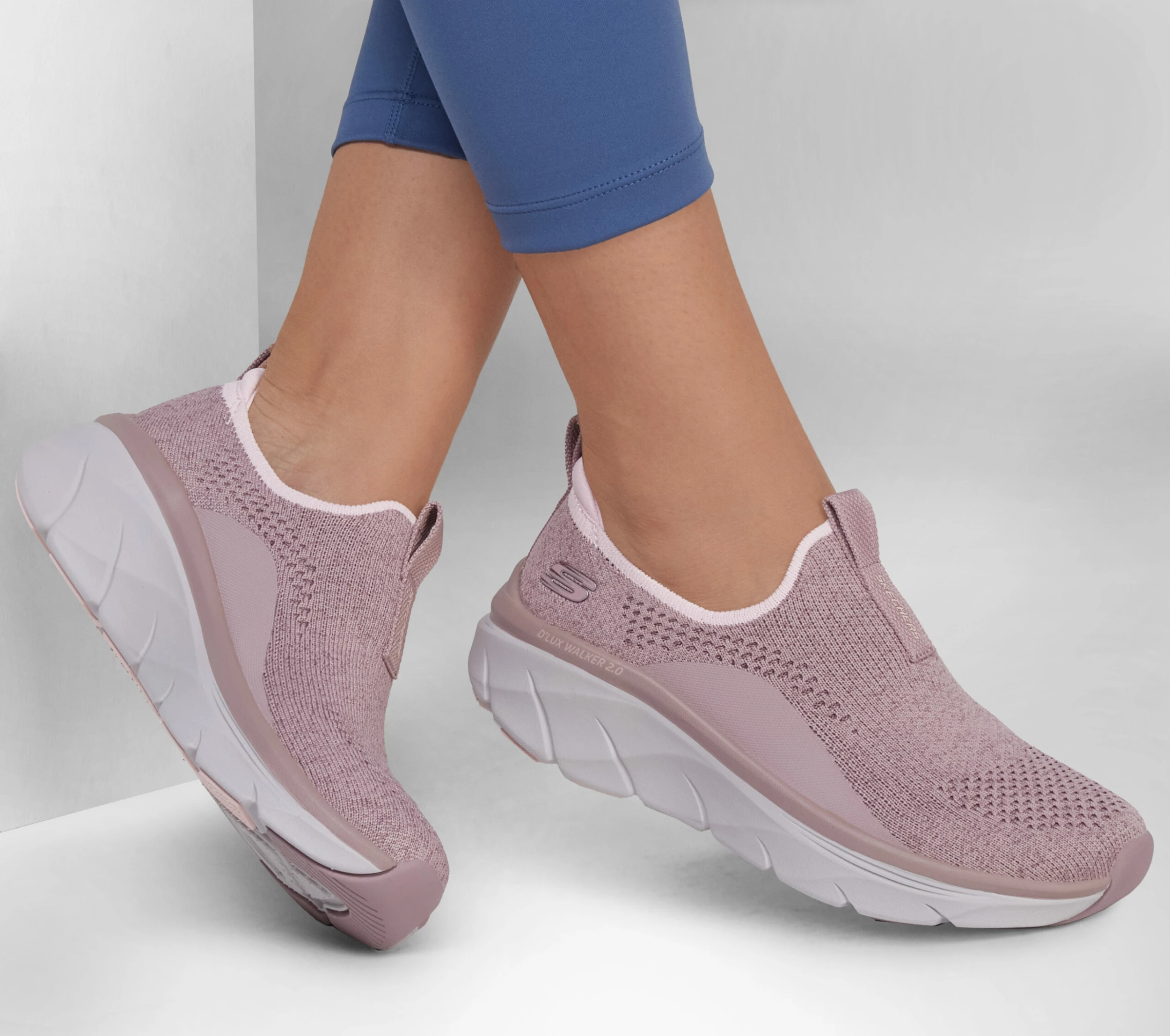 Skechers Relaxed Fit: D'Lux Walker 2.0 - Bold State 2 Skechers Relaxed Fit: D'Lux Walker 2.0 - Bold State - Image 2
